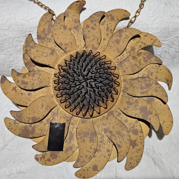 Double sided sunflower Double sided sunflower bloom! ? : r/gardening main image 4